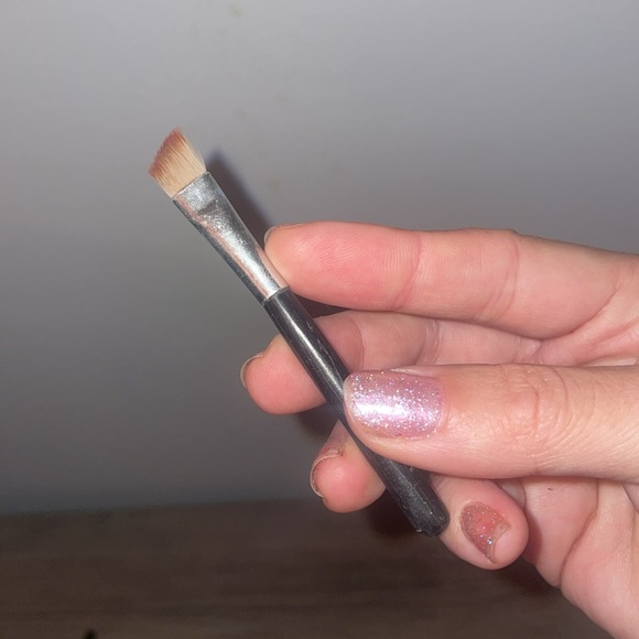 Wet n Wild Retractable Brow Pencil in Taupe + 2 Makeup Brushes - Picture 3 of 5
